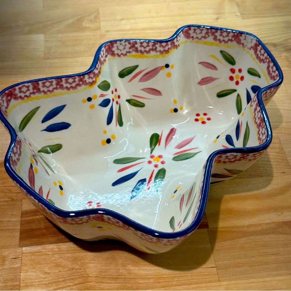 Temp-Tations Old World Confetti Tree Figural 1.5 QT Ovenware Baker.  NWOT